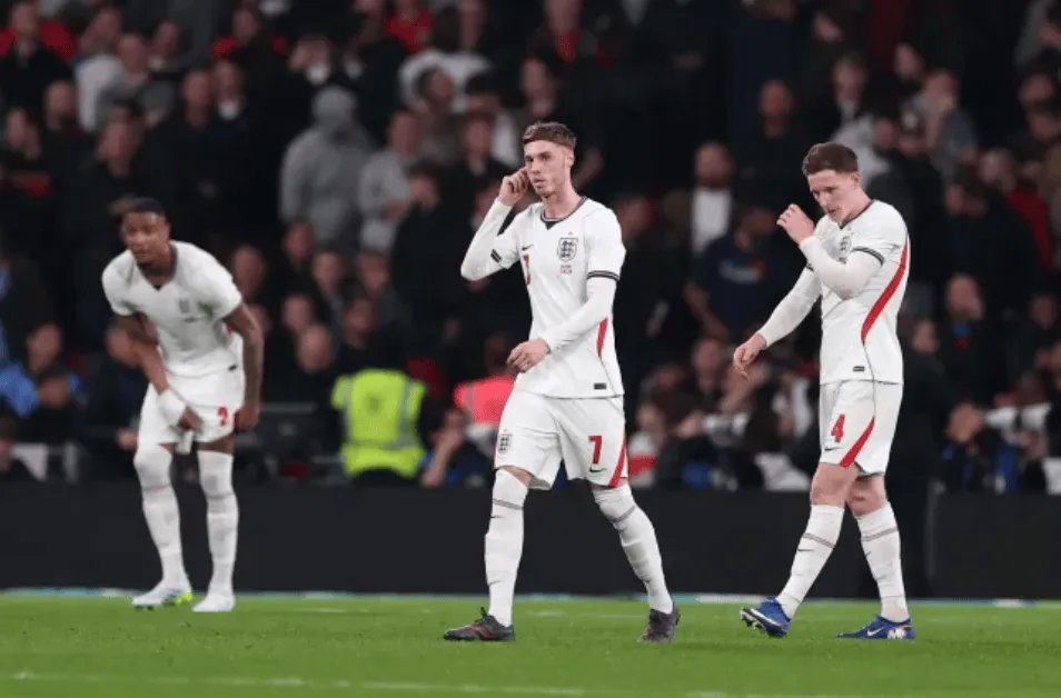 欧冠官方平台-李-迪克森：帕尔默丢球不回追做得不够，福登踢伪9也没奏效